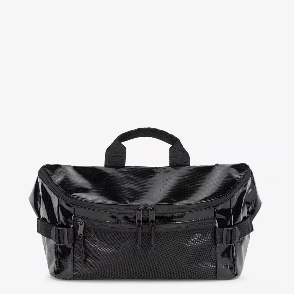 Terra Sling Bag in Obsidian